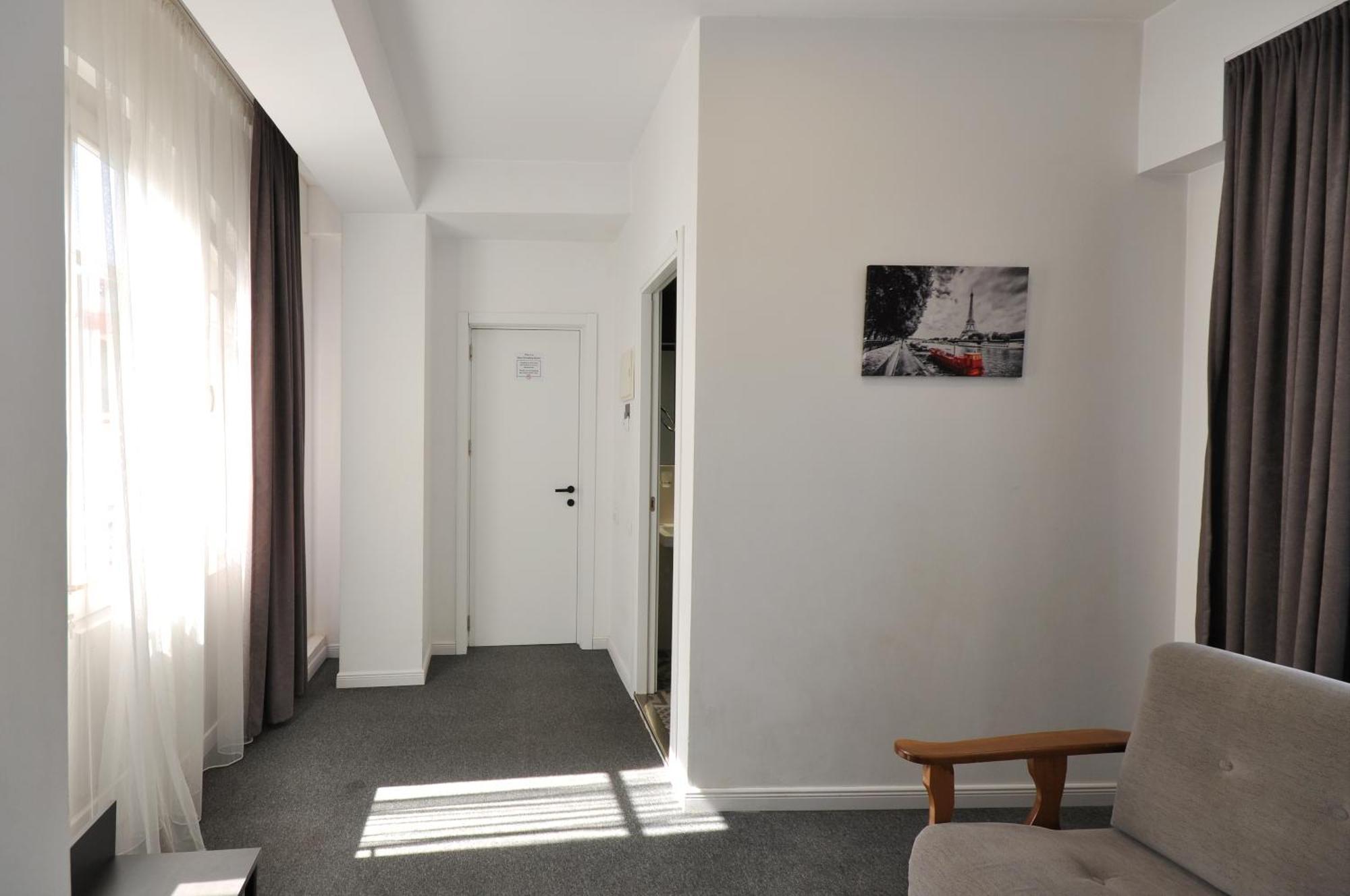 Meidan Inn Tbilisi Esterno foto