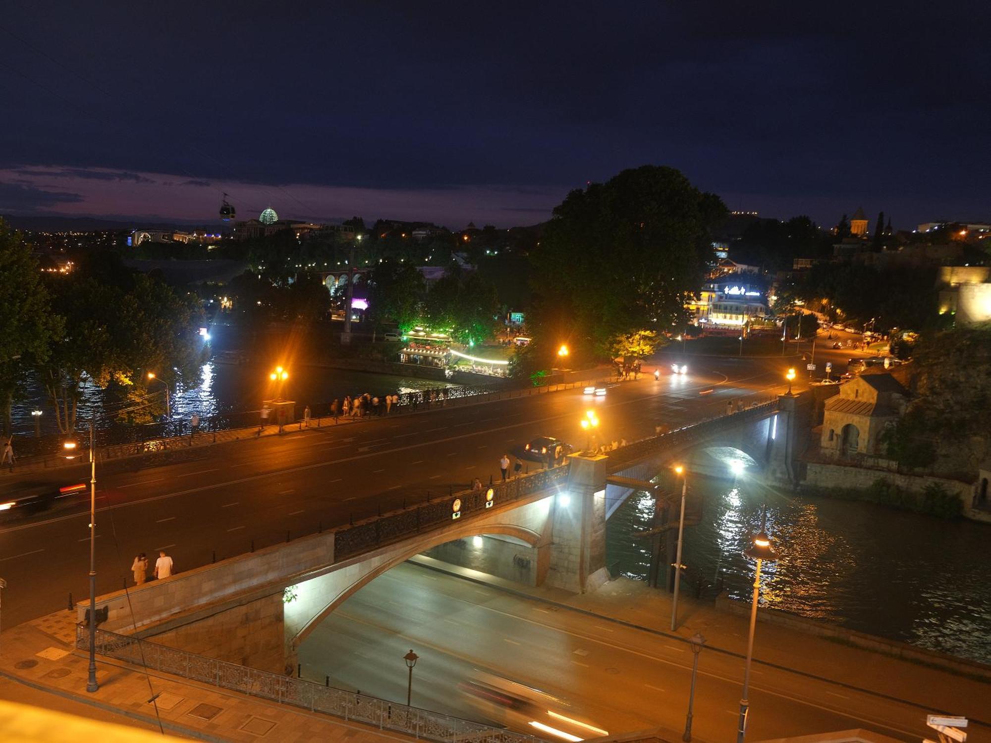 Meidan Inn Tbilisi Esterno foto